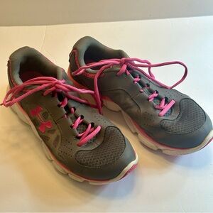 Great Condition- Women’s Under Armour Athletic Shoes- Size 9.5- Gray/Pink